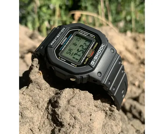 Чоловічий годинник Casio DW-5600E-1VER, зображення 5