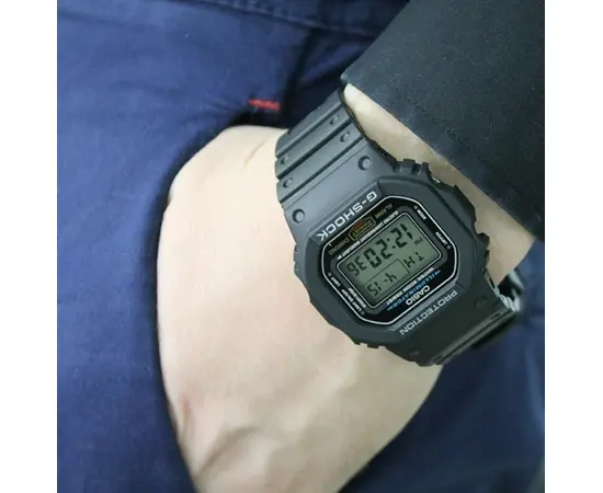 Чоловічий годинник Casio DW-5600E-1VER, зображення 8
