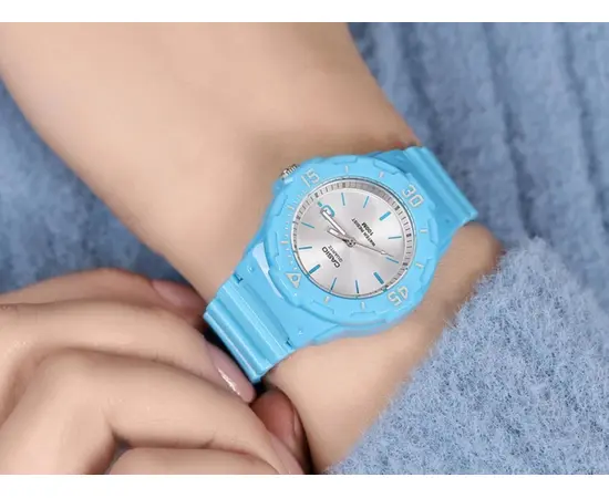 Жіночий годинник Casio LRW-200H-2E3VEF, зображення 4