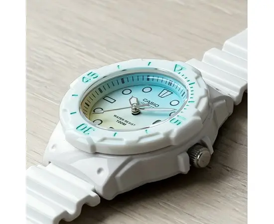 Жіночий годинник Casio LRW-200H-2E2, зображення 3